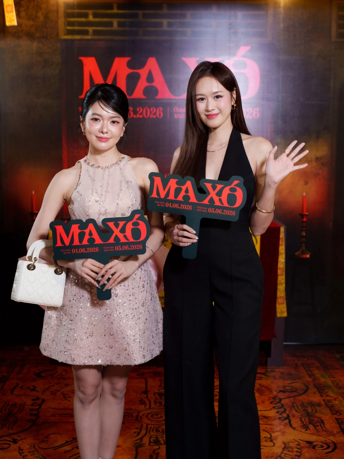 Hai diễn viên phim Ốc mượn hồn Yên Đan (trái) và Anh Phạm cùng đến ủng hộ Ma xó.