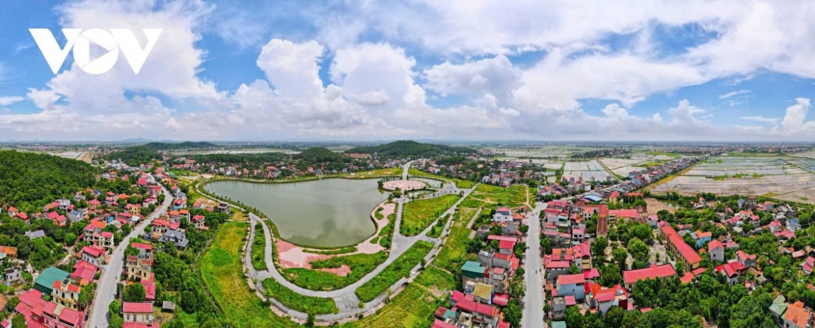 Dự án Khu du lịch Thiên Thai trên địa bàn xã Đông Cứu là 1 trong 37 dự án sử dụng vốn đầu tư công trên địa bàn tỉnh Bắc Ninh trong quá trình triển khai gặp khó khăn, vướng mắc đang phải tạm dừng thi công để giải quyết các khó khăn, vướng mắc