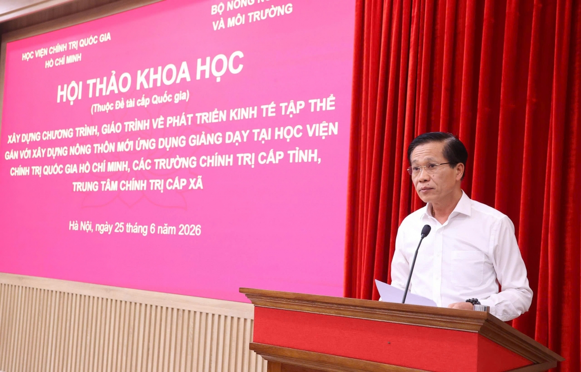 PGS.TS Hoàng Phúc Lâm cho rằng, phát triển kinh tế tập thể gắn với xây dựng nông thôn mới không chỉ là vấn đề của thực tiễn phát triển mà còn là vấn đề của công tác đào tạo, bồi dưỡng cán bộ.