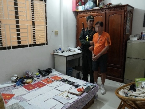 Các đối tượng hoạt động cờ bạc bị Công an thành phố Cần Thơ bắt giữ. Ảnh: Công an thành phố Cần Thơ