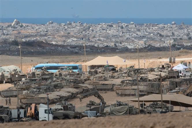 Xe quân sự Israel tại khu vực biên giới với Dải Gaza ngày 10/10/2025. Ảnh tư liệu: THX/TTXVN