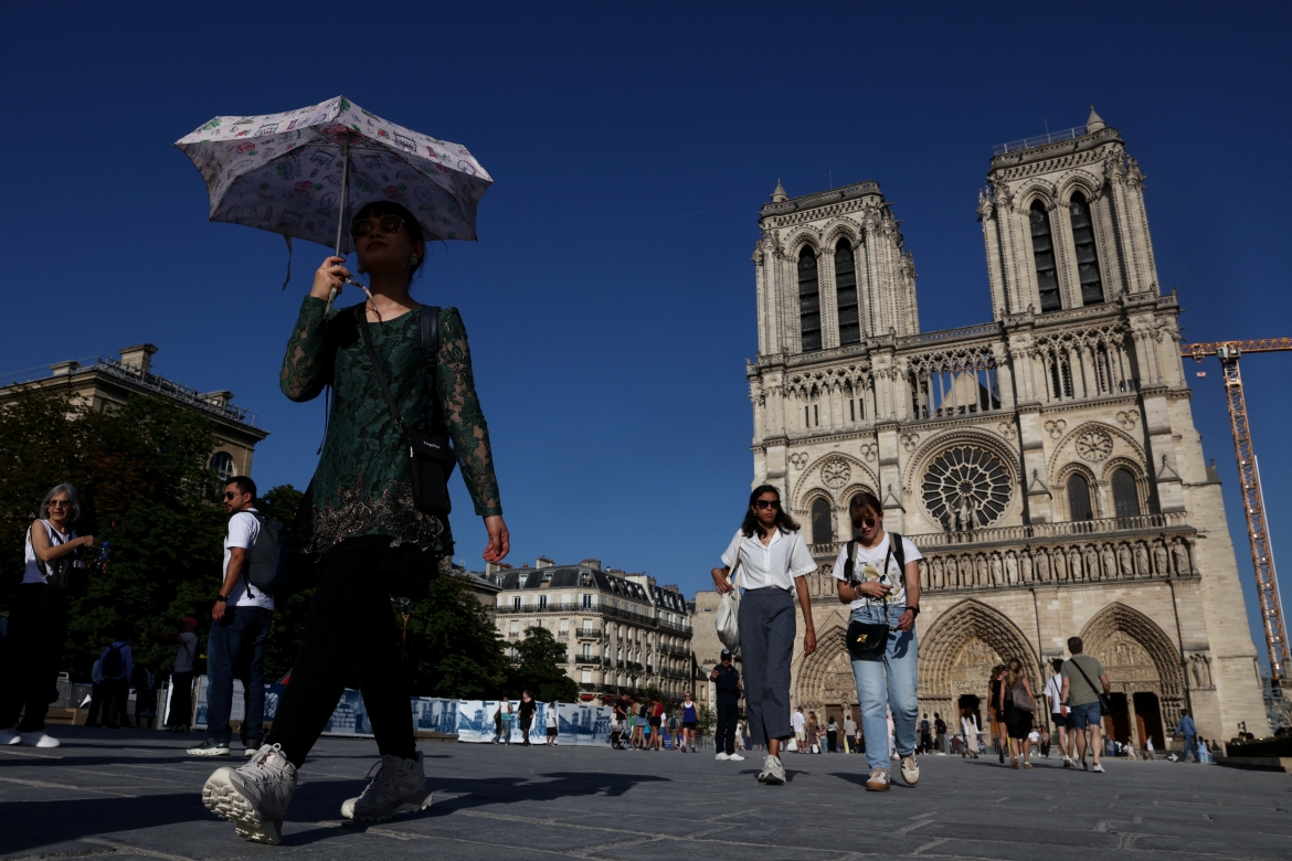 Nắng nóng ở Pháp. Ảnh: Reuters