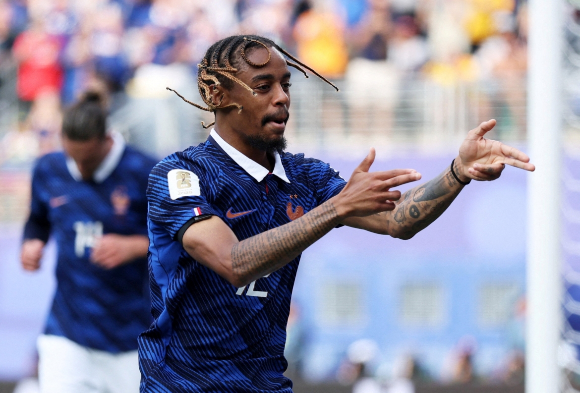 Barcola nâng tỷ số lên 2-0 cho Pháp ở phút 53. (Ảnh: Reuters)
