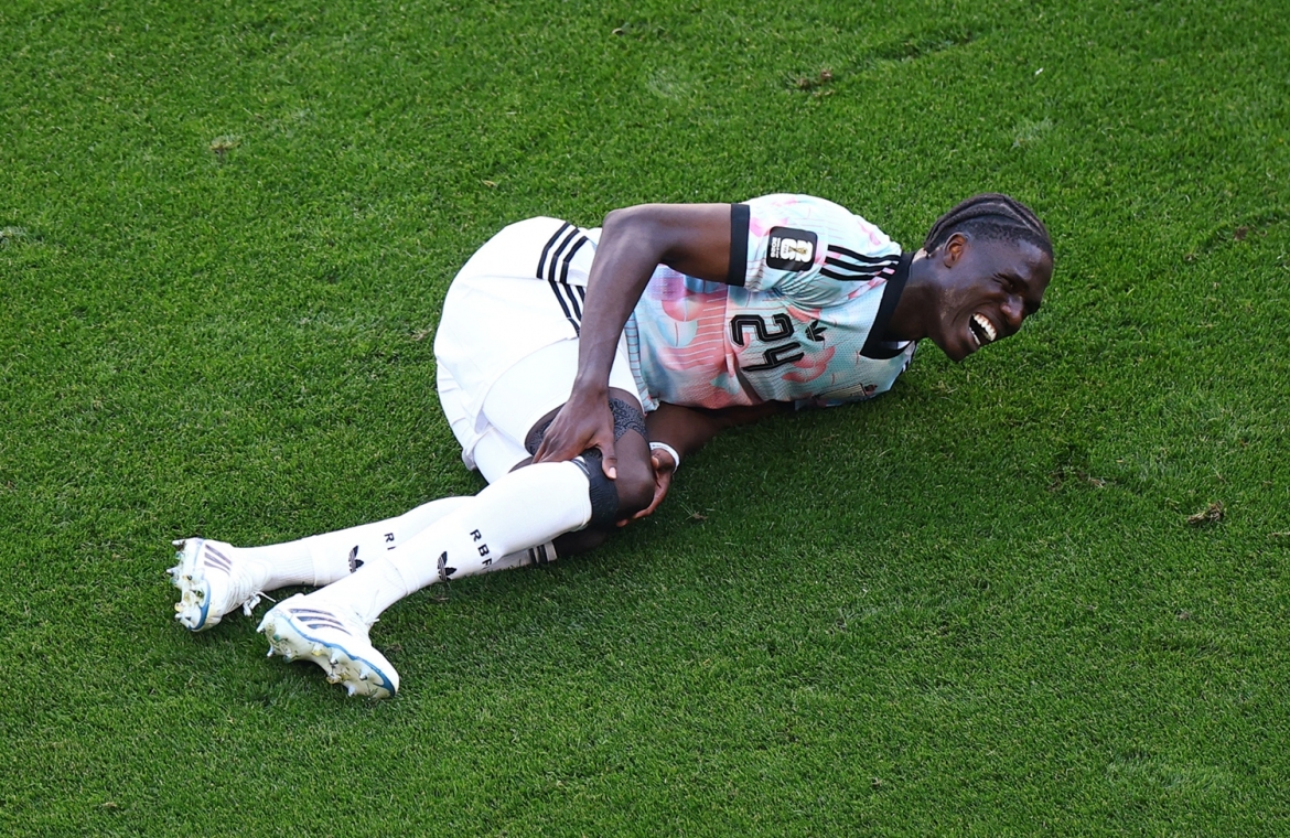 Onana dính chấn thương. (Ảnh: Reuters)