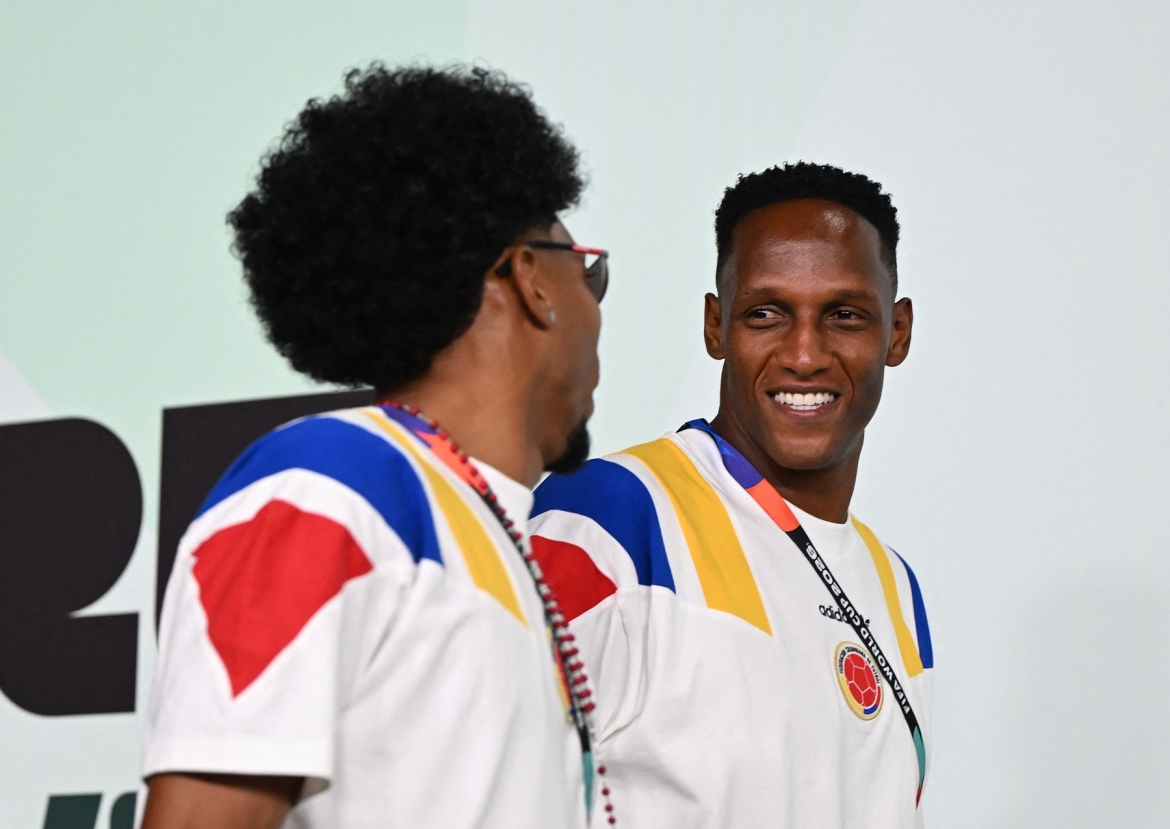 Các cầu thủ Colombia tới sân. (Ảnh: Reuters)