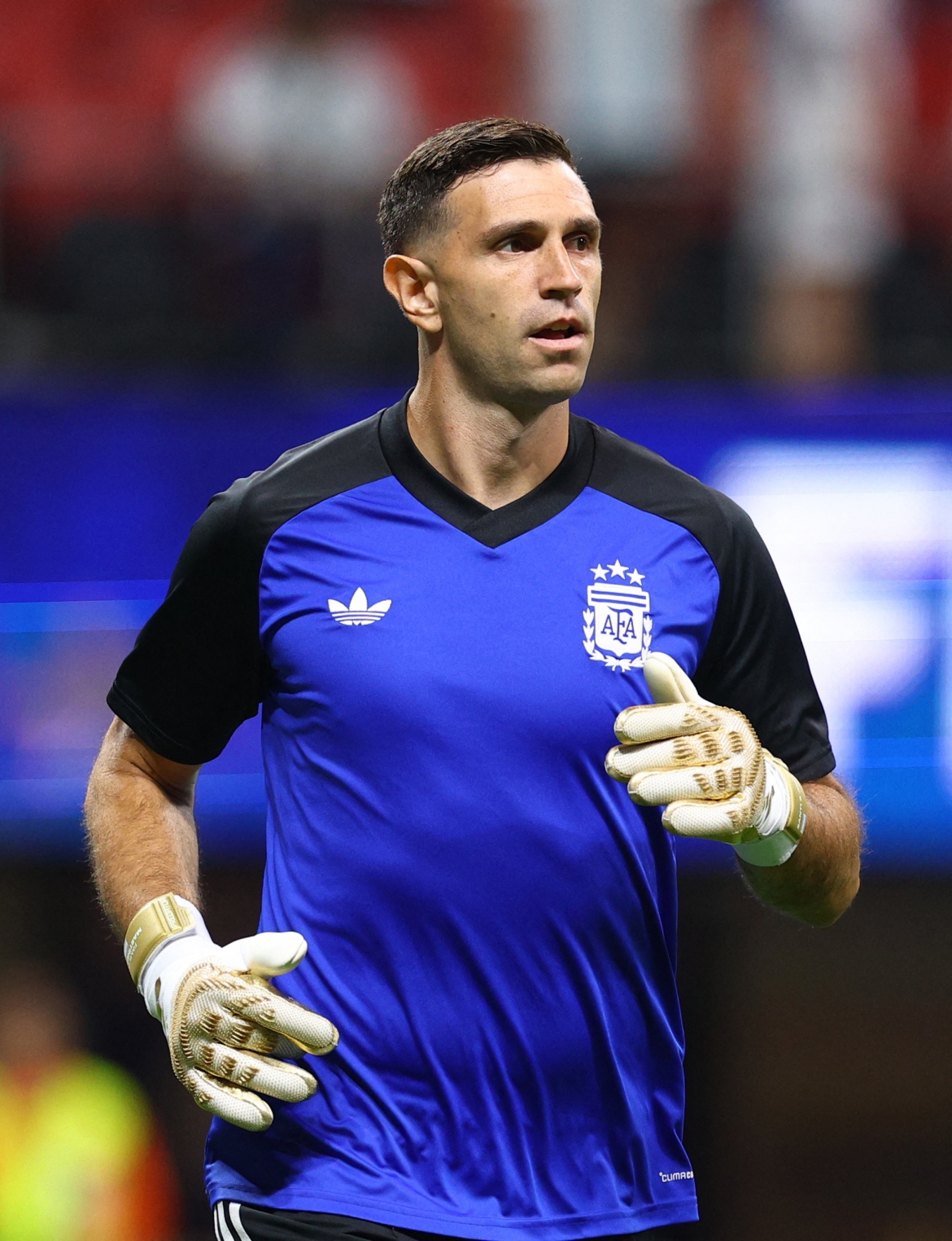Thủ môn Emiliano Martinez là hy vọng chiến thắng của Argentina nếu trận đấu đi tới loạt sút luân lưu. (Ảnh: Reuters)