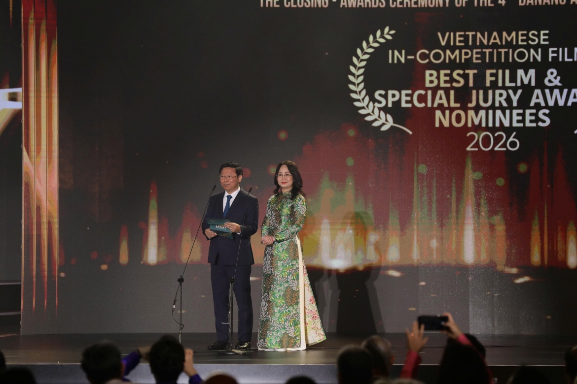 Bà Lâm Thị Phương Thanh - Ủy viên Trung ương Đảng, Bộ trưởng Bộ Văn hóa, Thể thao Du lịch và ông Trần Thanh Lâm, Ủy viên Trung ương Đảng, Phó Trưởng Ban Tuyên giáo và Dân vận Trung ương.