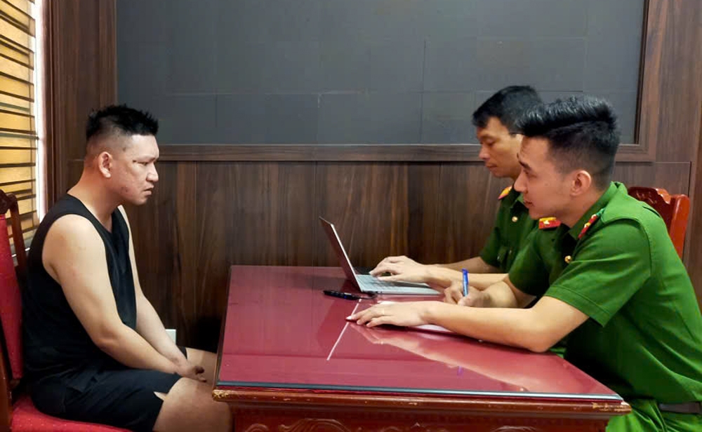 Đối tượng Nguyễn Sơn Tùng khai nhận tại cơ quan điều tra. Ảnh: CA Thanh Hóa.