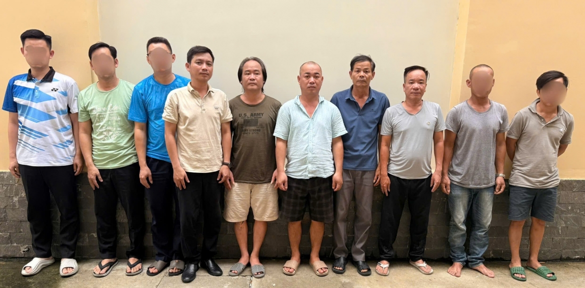 Các đối tượng liên quan trong chuyên án bị tạm giữ để điều tra.