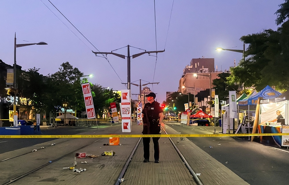 Cảnh sát phong tỏa hiện trường sau vụ xả súng ở Toronto, Canada. Ảnh: Reuters