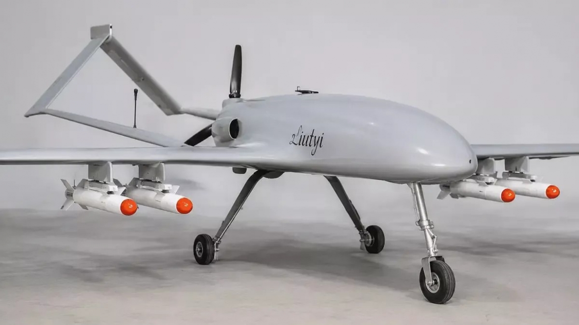 Với việc trang bị tên lửa hạng nhẹ, UAV An-196 Liutyi sẽ nâng cấp đáng kể khả năng tấn công sâu bên trong lãnh thổ đối phương (Ảnh: Aeronaut)