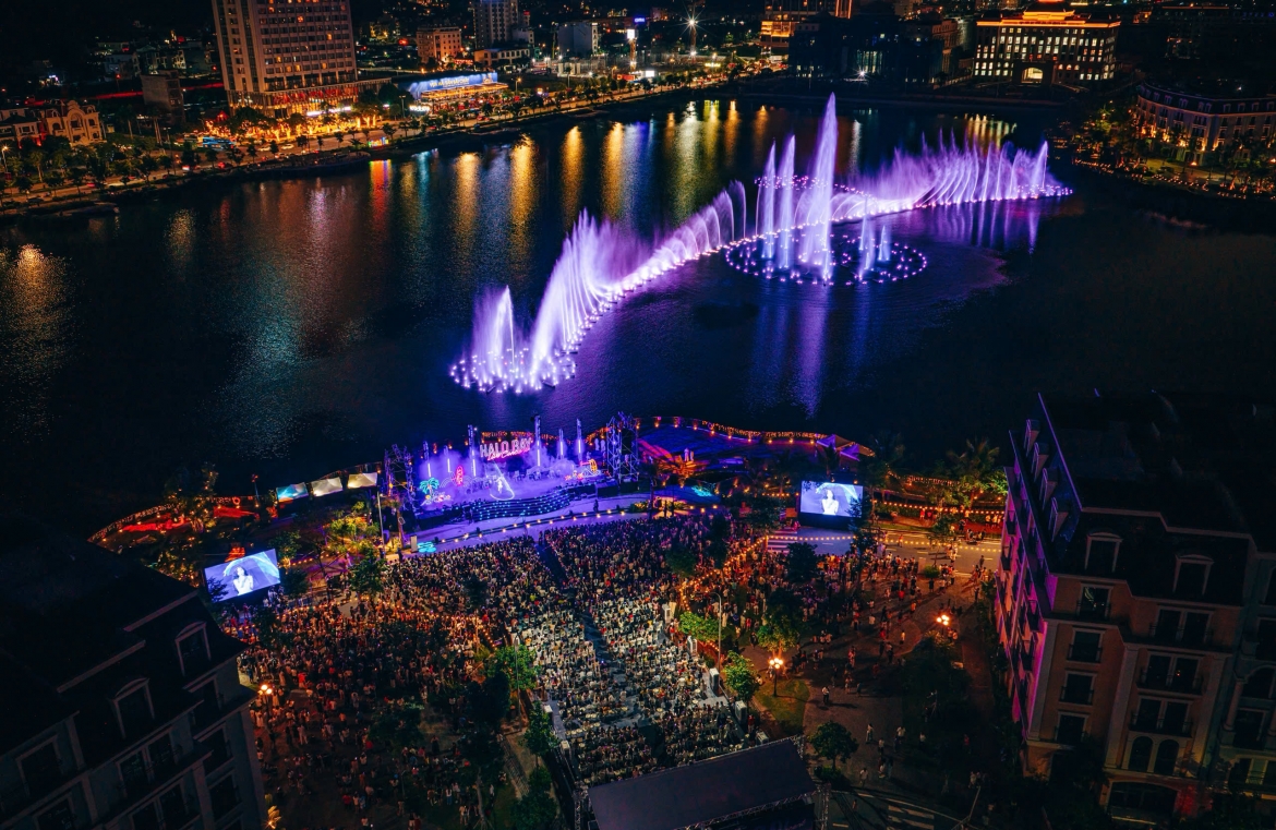 “Halo Bay Live Concert – Vịnh hát mùa hè” diễn ra tại sân khấu Halo Bay Show, Khu đô thị vịnh biển Halong Marina