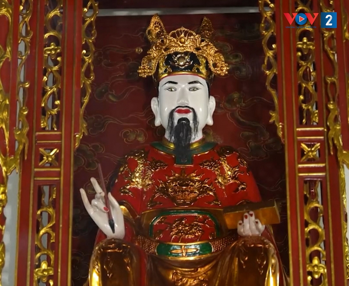 Tượng thờ Trạng nguyên Trần Văn Bảo.