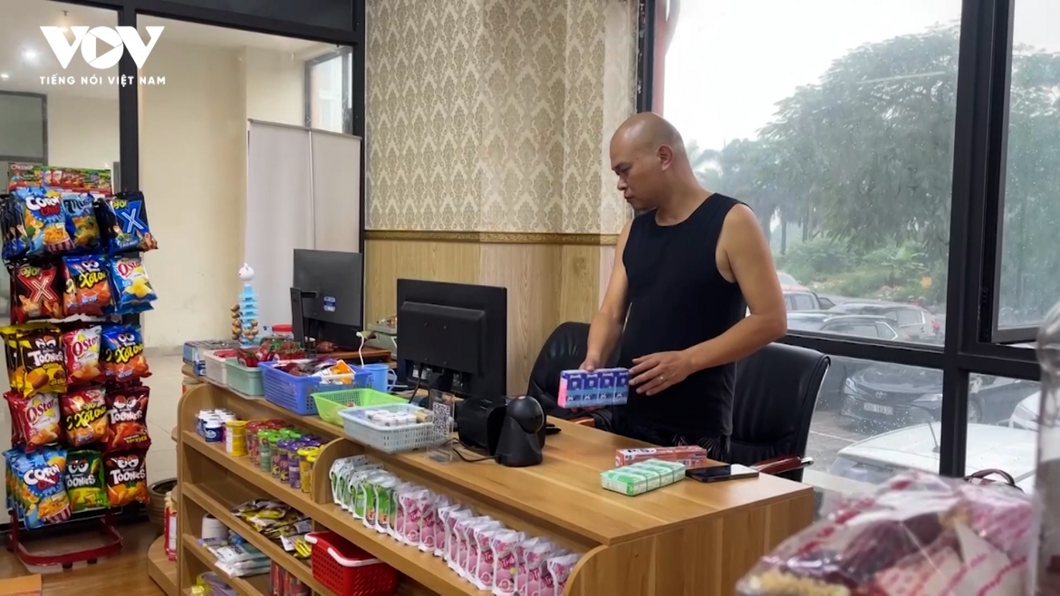 Anh Nguyễn Tuấn, chủ hộ kinh doanh Ruby Mart (phường Việt Hưng, Hà Nội) cho rằng các hộ kinh doanh nhỏ cần thêm chính sách hỗ trợ về thủ tục, kế toán và chi phí khi chuyển đổi lên mô hình doanh nghiệp.