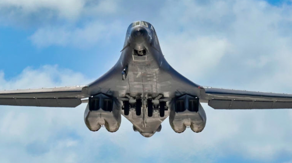 Máy bay ném bom B-1B. Ảnh: National Security Journal