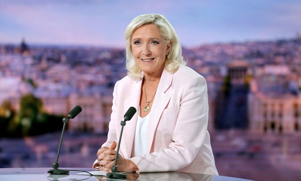 Bà Marine Le Pen tuyên bố tranh cử Tổng thống Pháp lần thứ 4 bất chấp lệnh giám sát của tòa. Ảnh: Reuters