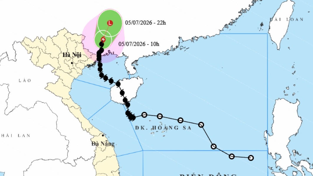 Hồi 10 giờ ngày 05/7, vị trí tâm bão số 01 ở vào khoảng 22,6 độ Vĩ Bắc; 108,1 độ Kinh Đông