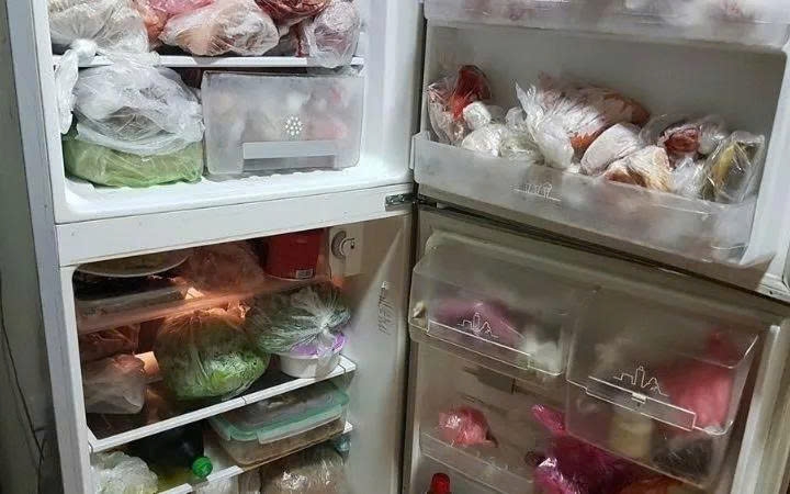 Tủ lạnh giúp bảo quản thực phẩm lâu hơn, nhưng nếu sử dụng sai cách lại có thể trở thành môi trường thuận lợi cho vi khuẩn phát triển
