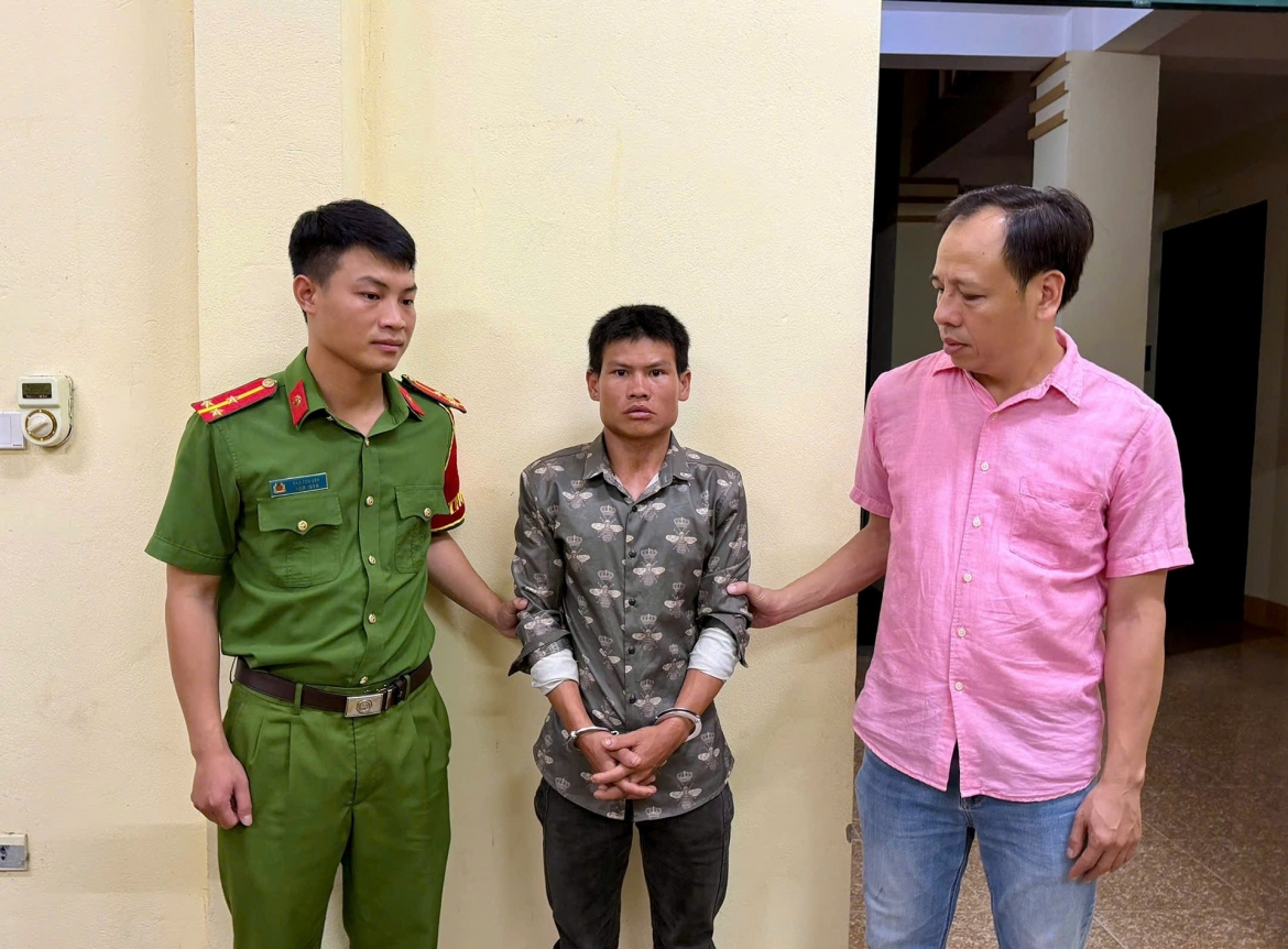 Đối tượng Hà Văn Tý tại cơ quan công an. (Ảnh: CACC)