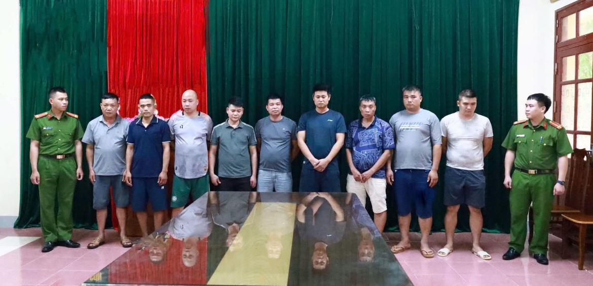  7 đối tượng tham gia đánh bạc tại cơ quan công an.