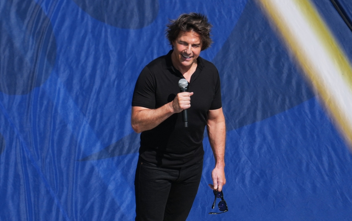 Tài tử Tom Cruise đẩy cung bậc cảm xúc trong lễ bế mạc World Cup 2026 lên cao trào với lời dẫn chuyện về hành trình đã qua của giải đấu và giới thiệu trận chung kết.