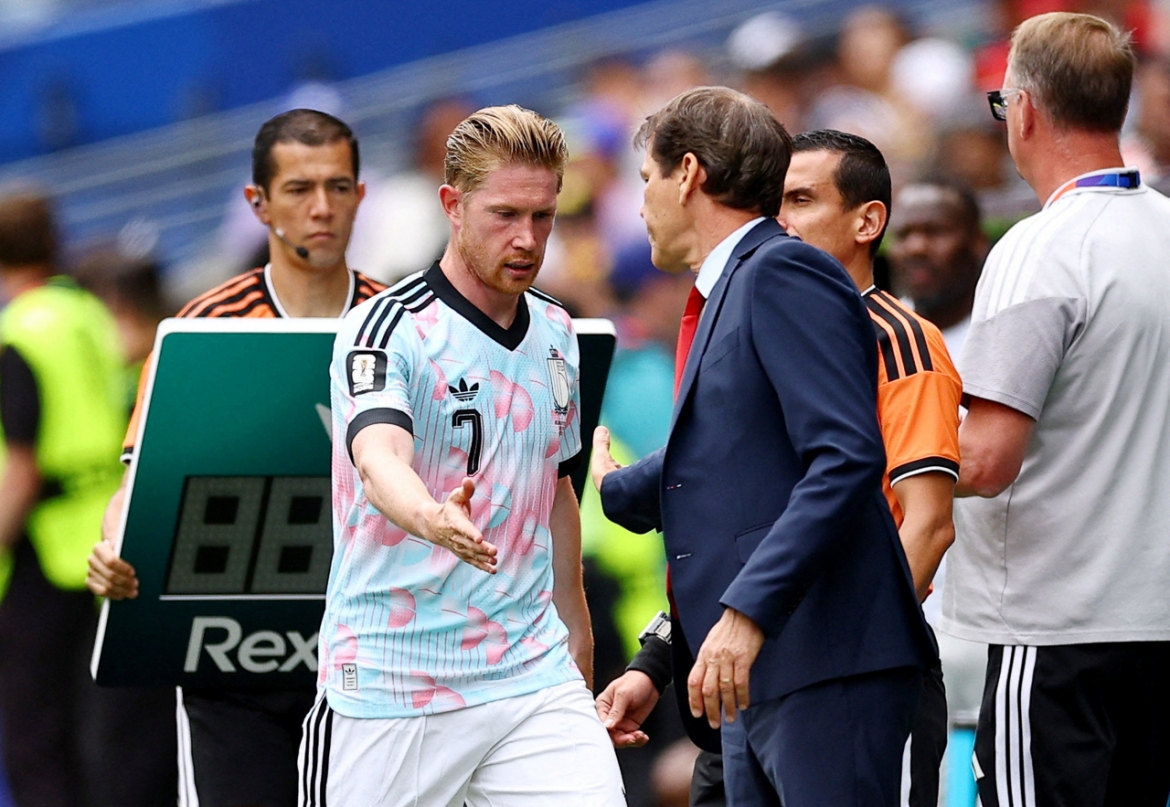 De Bruyne bị thay ra khi ĐT Bỉ chơi không tốt (Ảnh: Reuters)