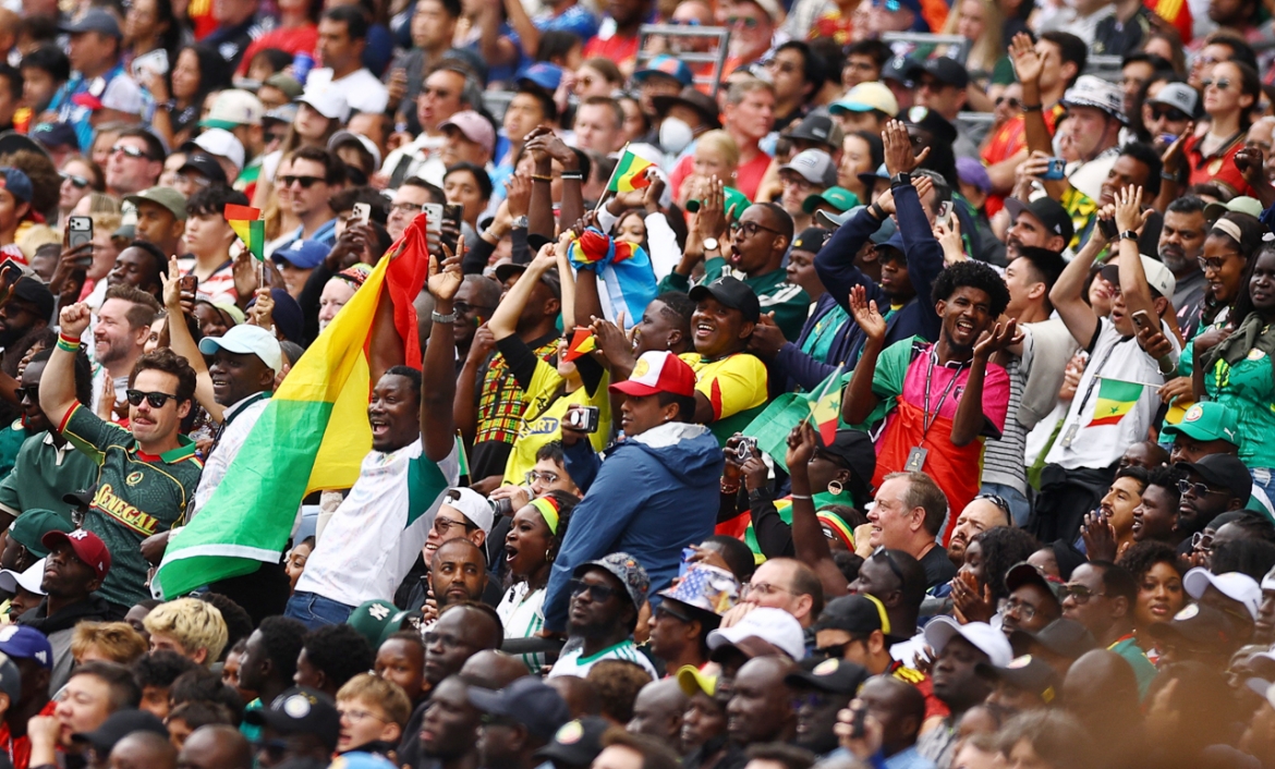 Niềm vui của các CĐV Senegal (Ảnh: Reuters)