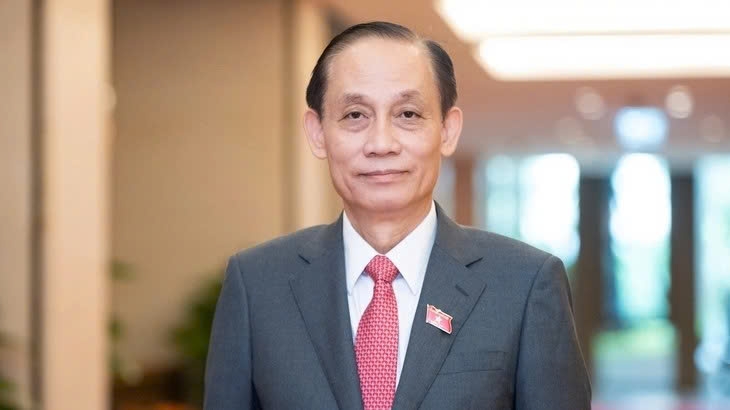 Ủy viên Bộ Chính trị, Bộ trưởng Bộ Ngoại giao Lê Hoài Trung.