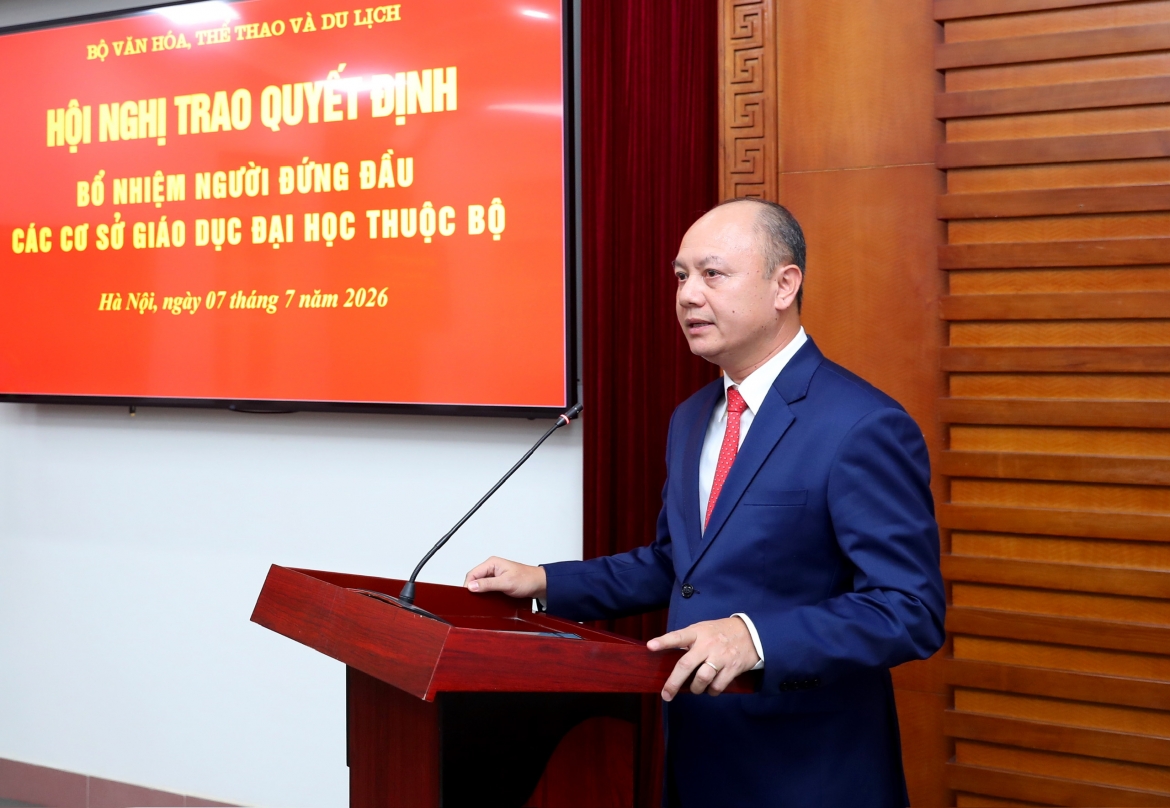 Ông Nguyễn Văn Phúc thay mặt các cán bộ được bổ nhiệm phát biểu nhận nhiệm vụ tại hội nghị.