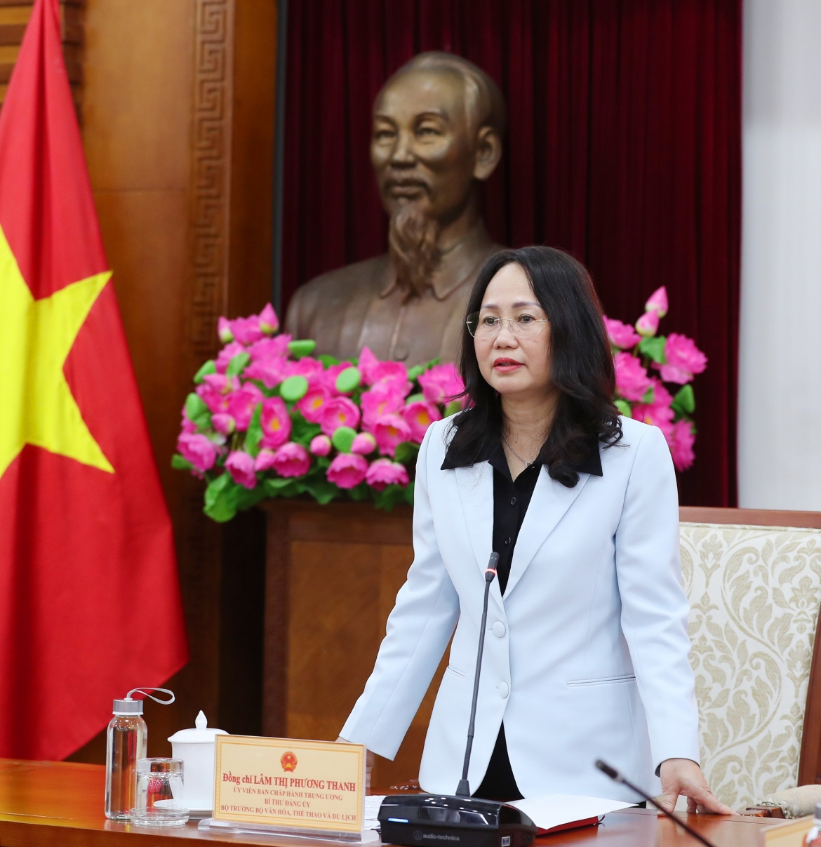 Bộ trưởng Lâm Thị Phương Thanh phát biểu giao nhiệm vụ tại hội nghị.
