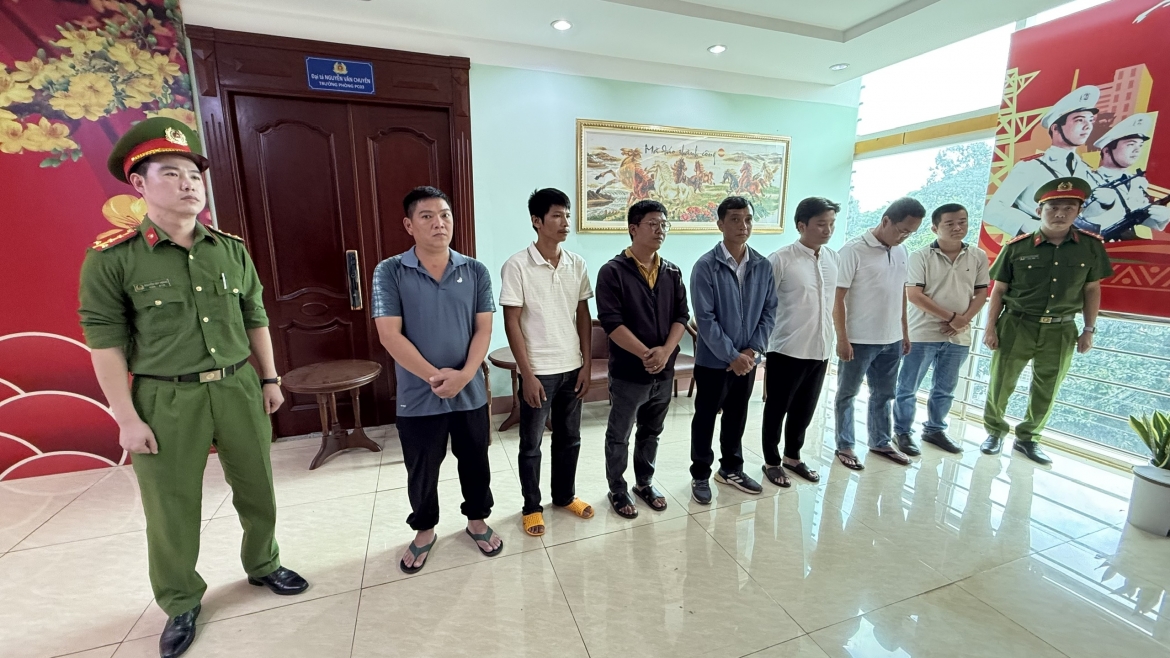 Các đối tượng trong đường dây cấp khống giấy kiểm dịch động vật tại Đắk Lắk. (Ảnh: Công an Đắk Lắk)