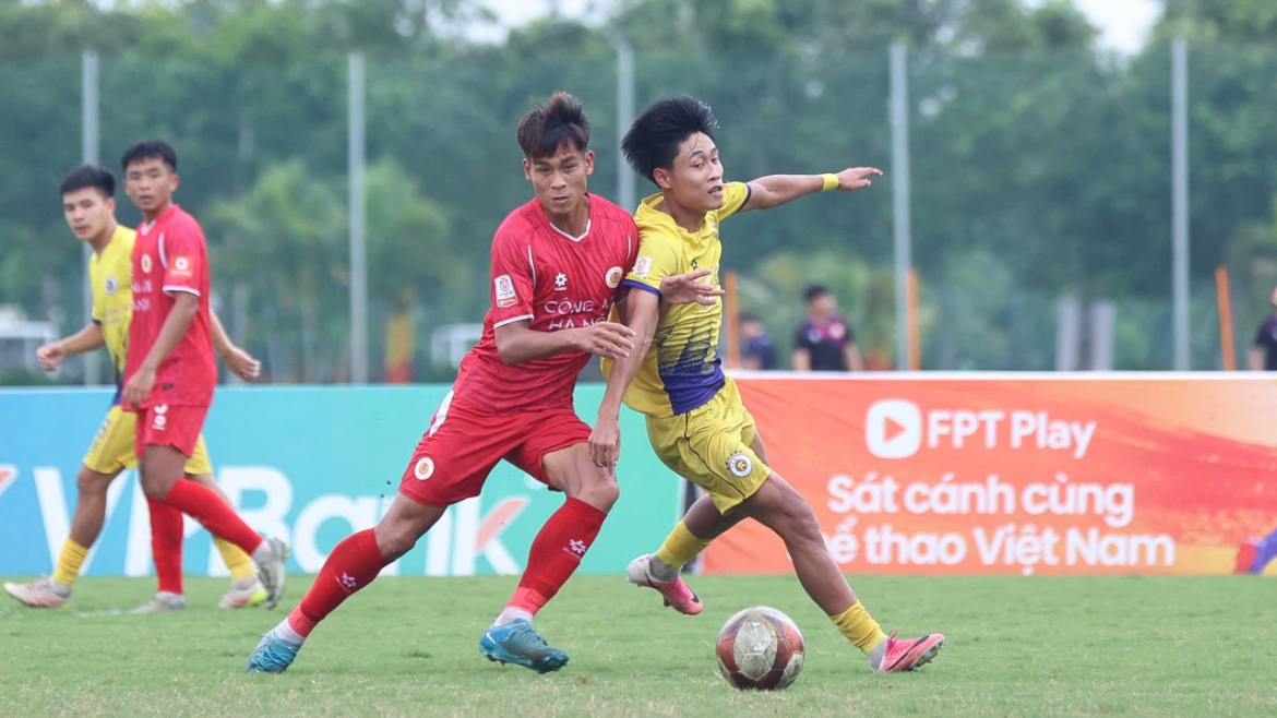Trận đấu giữa Hà Nội vs CAHN diễn ra đầy kịch tính. Ảnh: VFF
