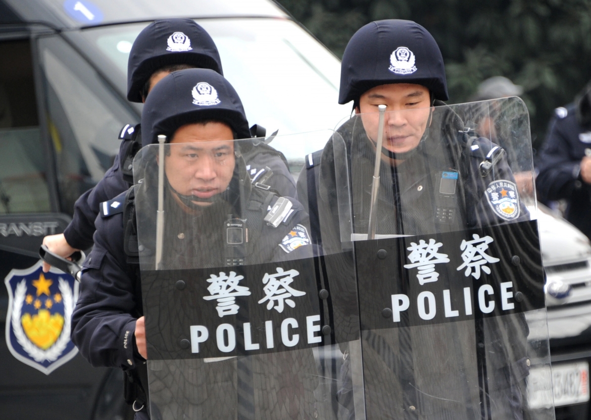 Cảnh sát Trung Quốc diễn tập tại Thượng Hải vào năm 2014. Ảnh: Reuters