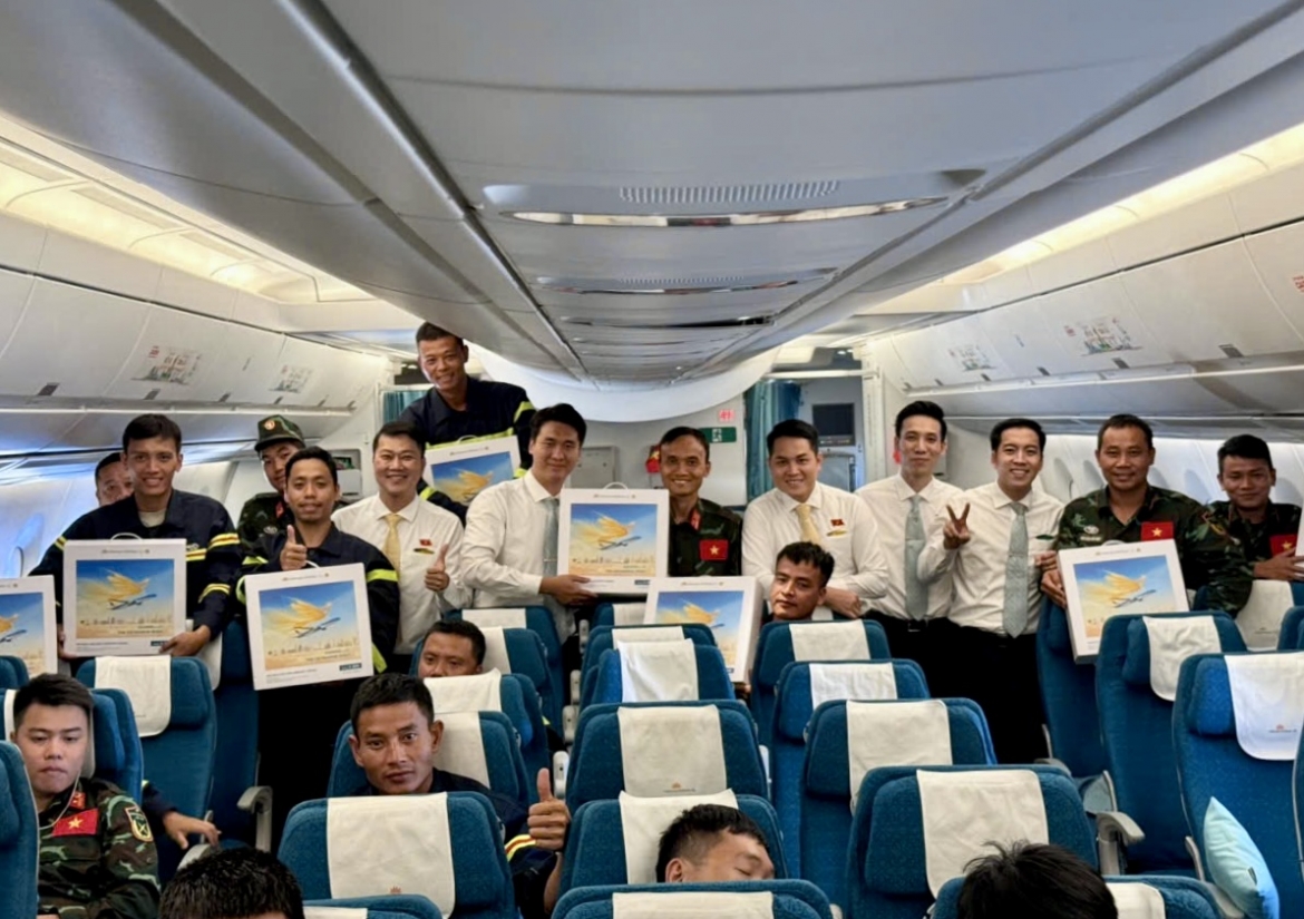 Được khai thác bằng máy bay thân rộng Airbus A350, chuyến bay đặc biệt của Vietnam Airlines thực hiện hành trình khứ hồi gần 48 giờ, vượt hơn 31.000 km từ Hà Nội đến Caracas và trở về, nối liền hai đầu bán cầu bằng tinh thần trách nhiệm và sẻ chia.