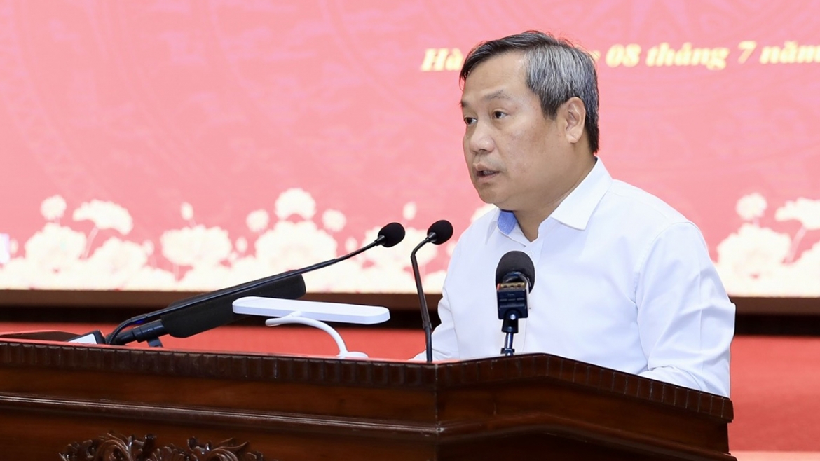 Chủ tịch UBND thành phố Hà Nội Vũ Đại Thắng báo cáo tại buổi làm việc
