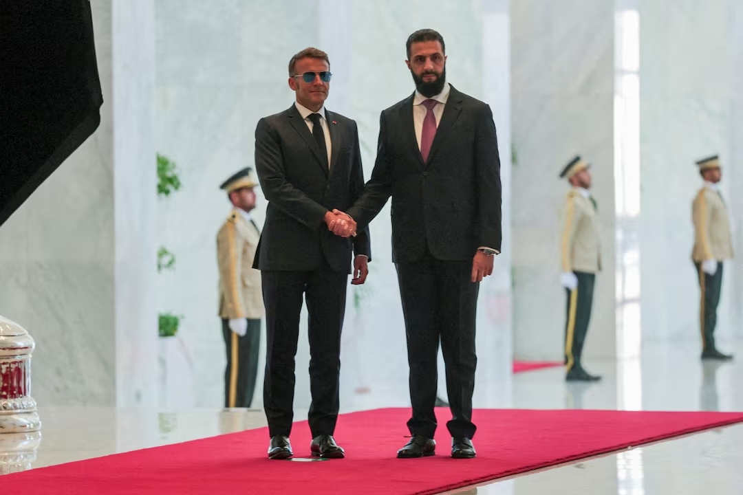Chuyến thăm của Tổng thống Emmanuel Macron diễn ra trong bối cảnh tình hình an ninh tại Đa-mát vẫn còn nhiều diễn biến phức tạp - Ảnh: Reuters