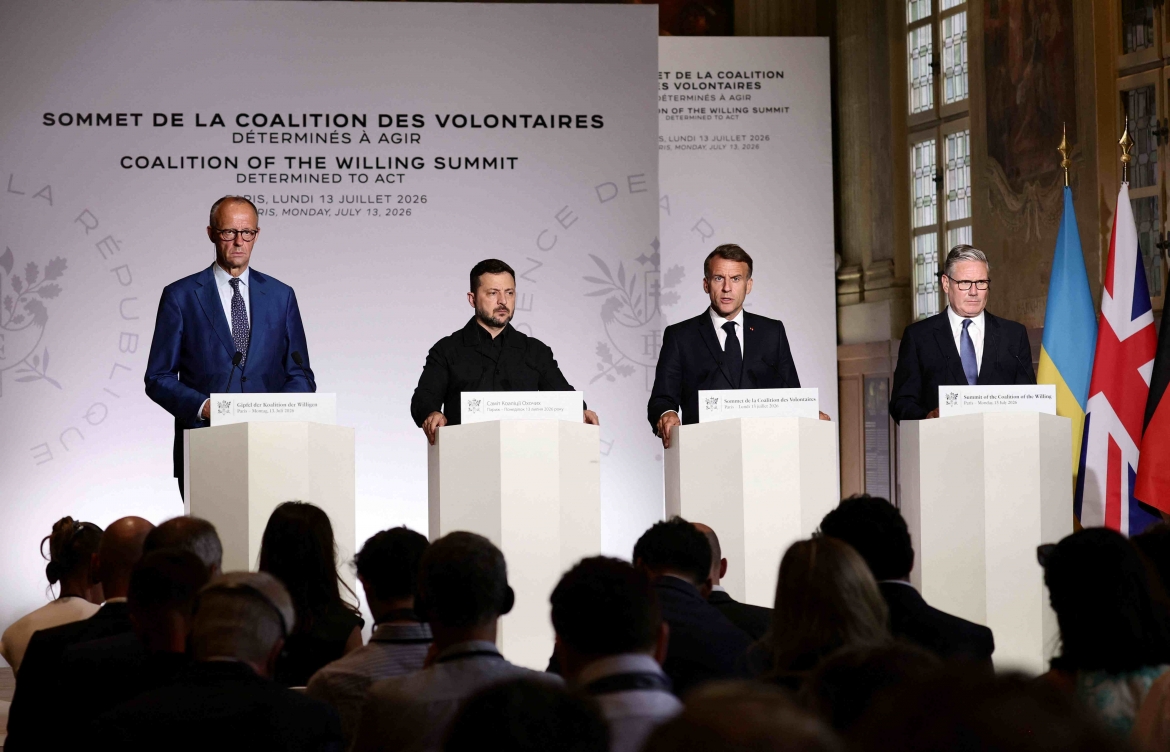 Lãnh đạo Đức, Pháp và Anh cùng Tổng thống Ukraine Volodymyr Zelensky họp báo sau Thượng đỉnh Liên minh các nước sẵn sàng tại Paris, Pháp ngày 13/7. Ảnh: Reuters.