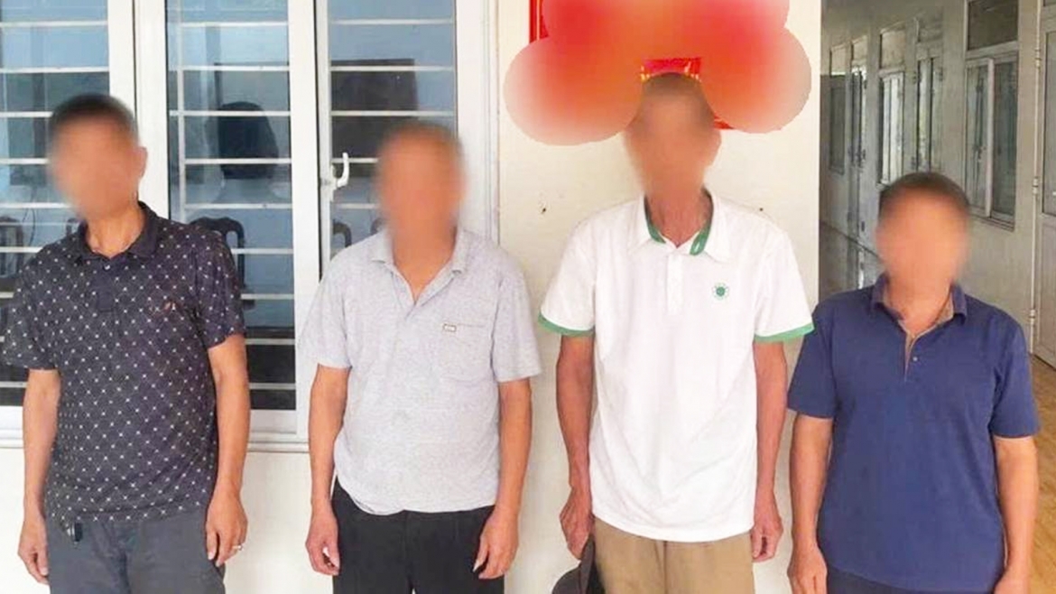 Các đối tượng Nguyễn Văn T, Nguyễn Văn Đ, Nguyễn Văn K, Lê Văn C bị bắt quả tang
