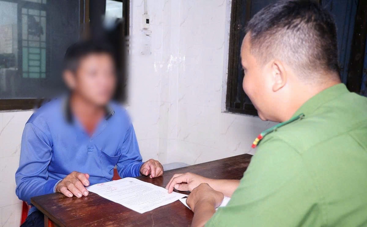 Công an An Giang vừa ra quyết định tạm giữ hình sự đối với Lê Văn Mau.