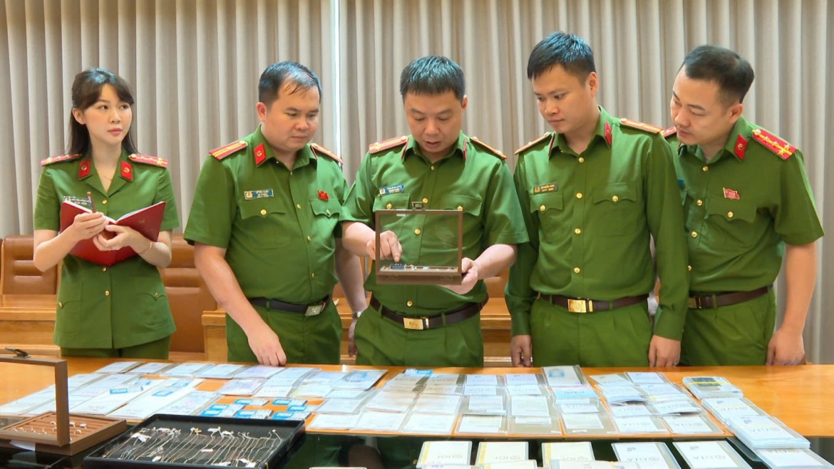 Công an Thanh Hóa triệt phá đường dây buôn lậu kim cương xuyên quốc gia. Ảnh: CA Thanh Hóa.
