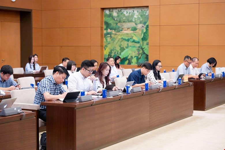 Các đại biểu tham dự Phiên họp.