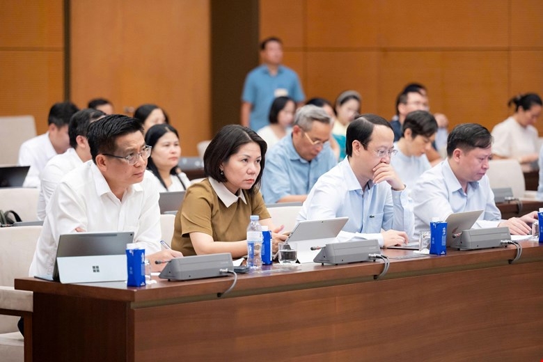 Các đại biểu tham dự phiên họp.