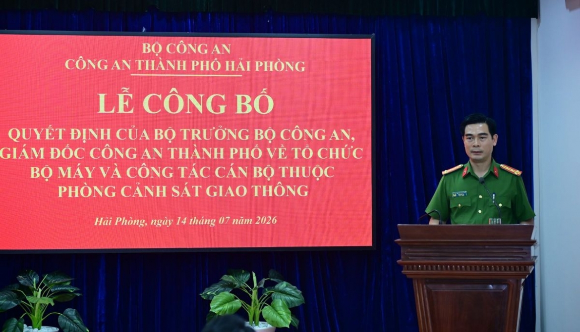 Đại tá Nguyễn Đức Thìn - Phó Giám đốc Công an thành phố phát biểu tại buổi lễ. Ảnh: Công an Hải Phòng