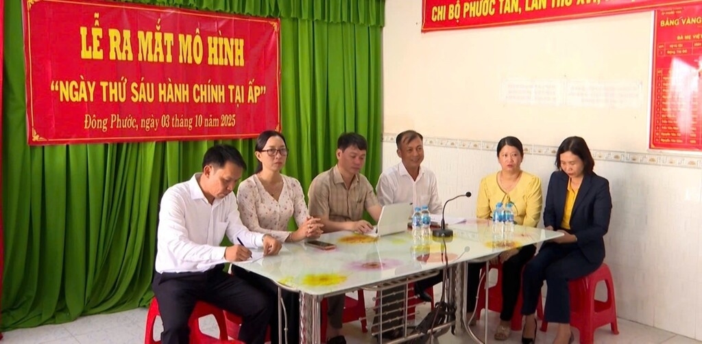 Xã Đông Phước (Cần Thơ) ra mắt mô hình “Ngày thứ Sáu hành chính” tại ấp. Ảnh: Baocaovien