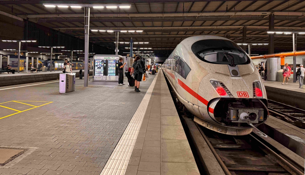 Một đoàn tàu của Deutsch Bahn tại nhà ga ở thành phố Munich, Đức (Ảnh: Reuters)