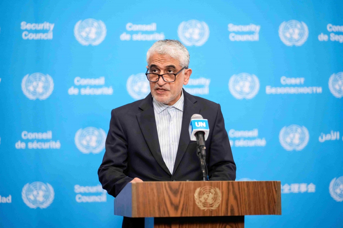 Đại sứ Iran tại Liên Hợp Quốc Amir-Saeid Iravani phát biểu sau phiên họp của HĐBA LHQ về tình hình ở Iran ngày 10/7 (Ảnh: Reuters)