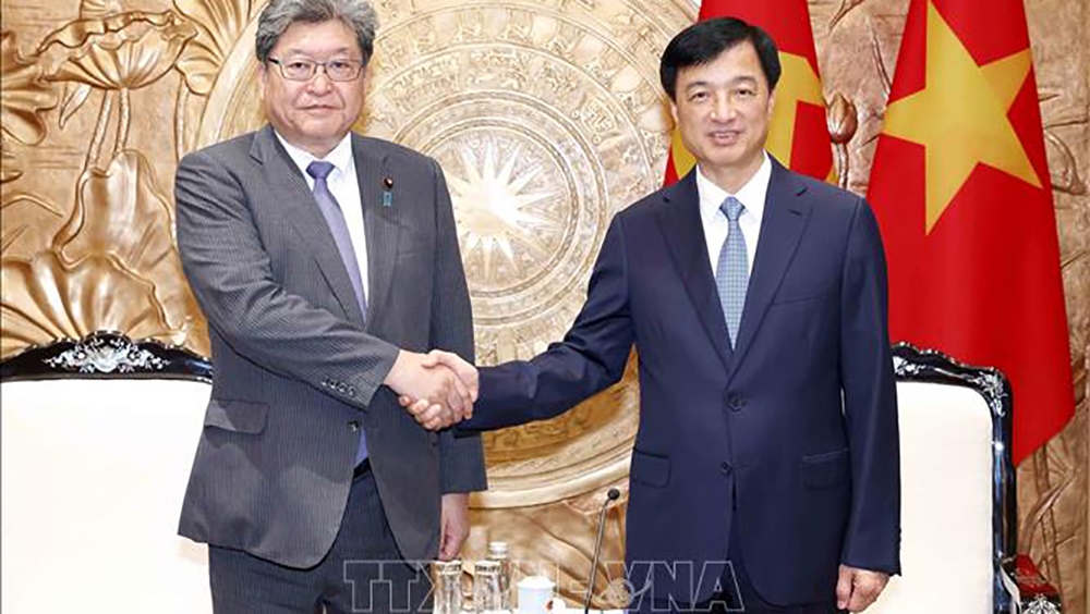 Trưởng Ban Tổ chức Trung ương Nguyễn Duy Ngọc tiếp Quyền Tổng Thư ký Đảng Dân chủ Tự do Nhật Bản (LDP) Hagiuda Koichi. Ảnh: Phương Hoa/TTXVN