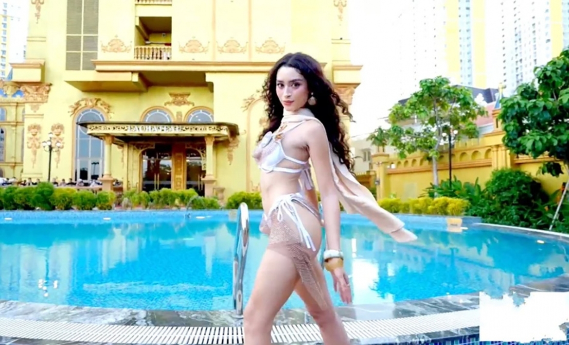 Người đẹp Emoura Phạm bị chỉ trích vì trình diễn phản cảm trong phần thi Best in Swimsuit của Miss Grand Vietnam 2026.