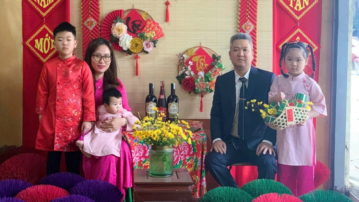 Gia đình chị Linh luôn cố gắng gìn giữ những điều tưởng như rất giản dị, biết lắng nghe nhau nhiều hơn, nhường nhau một chút và luôn đặt tình yêu thương lên trên mọi khác biệt (ảnh: NVCC).