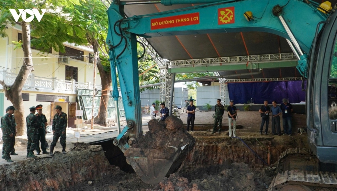 Lực lượng chức năng tiếp tục mở rộng phạm vi tìm kiếm sau khi phát hiện 11 hài cốt liệt sĩ tại khu vực Công viên Lê Thị Riêng (TP Hồ Chí Minh)